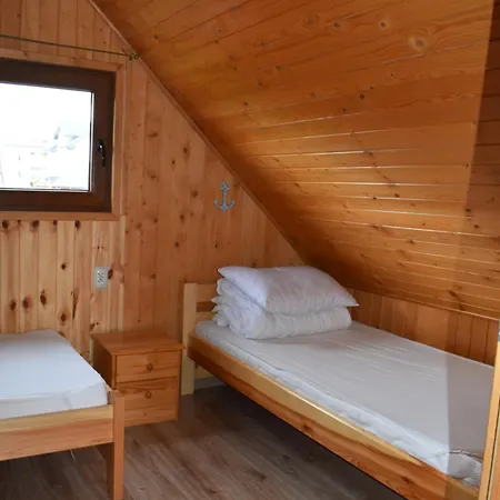 Promyk Alojamento de Turismo Selvagem Sarbinowo